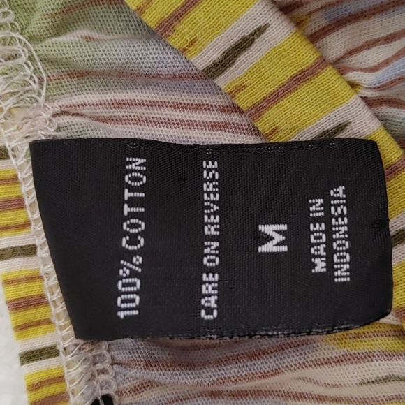 New York and Company Top Size M - Picture 4 of 5